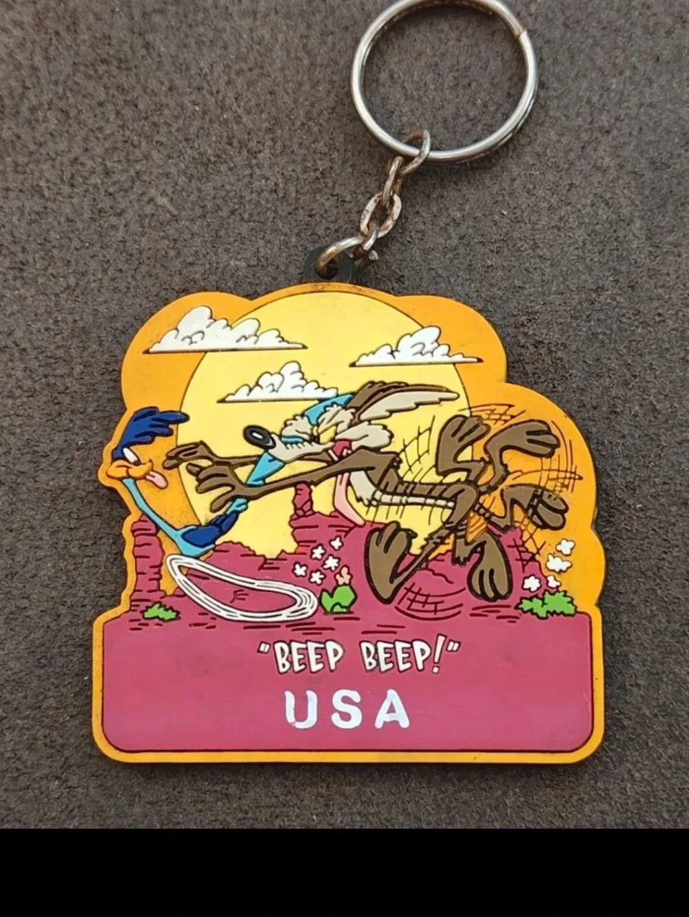 1997 Rare & HTF Looney Tunes Wile E. Coyote & the Road Runner Rubber Keychain